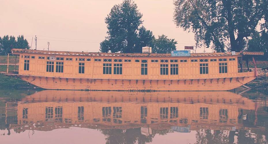 New Zaitoon Houseboat, Srinagar 1